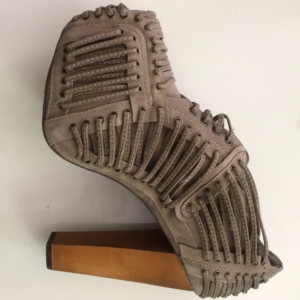 Jeffrey Campbell Laced shoe new size 40